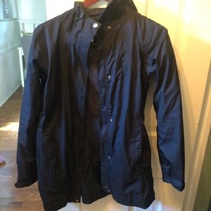 Women’s black Columbia wind breaker/rain jacket with hood & 2 pockets